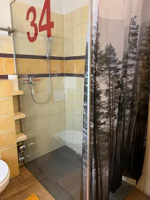 Ein Badezimmer in der Unterkunft Wohnen auf Zeit In Bendorf