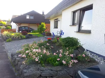 Ein Garten an der Unterkunft Ferienwohnung Evangeline Borsch