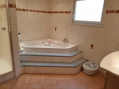 Ein Badezimmer in der Unterkunft Haus Anna