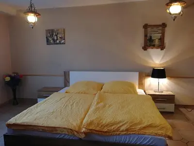 Ein Bett oder Betten in einem Zimmer der Unterkunft Gasthaus Hochwald