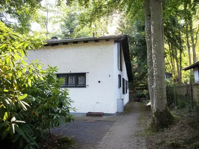 Das Gebäude in dem sich das Ferienhaus befindet