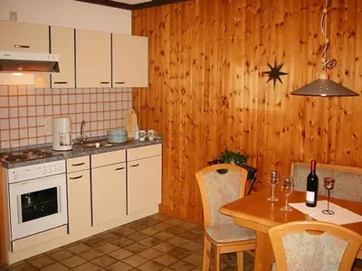 Küche/Küchenzeile in der Unterkunft Chalet in Reinskopf with Fireplace & Balcony