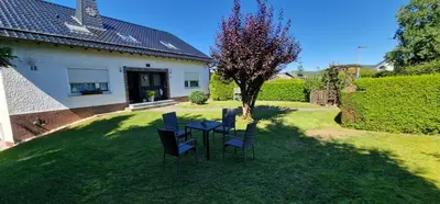 Ein Garten an der Unterkunft Ferienwohnungen Hoheeifel