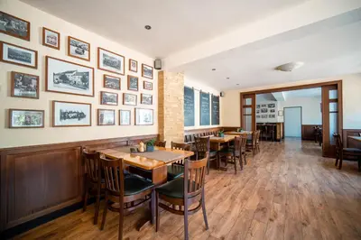 Ein Restaurant oder anderes Speiselokal in der Unterkunft Hotel-Restaurant Langen