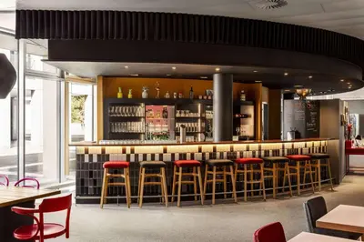 Lounge oder Bar in der Unterkunft Vienna House Easy by Wyndham Trier