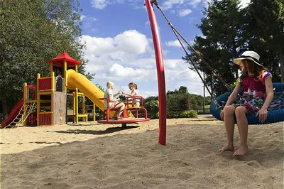Ein Kinderspielbereich in der Unterkunft Vulkaneifel Type L-A4