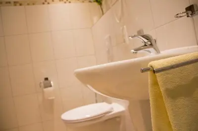 Ein Badezimmer in der Unterkunft Hotel Restaurant Zur Neroburg