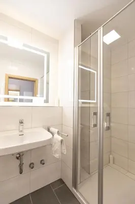 Ein Badezimmer in der Unterkunft Hotel-Restaurant Weinhaus Grebel
