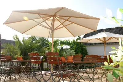 Ein Garten an der Unterkunft Gasthaus Weingut Stahl