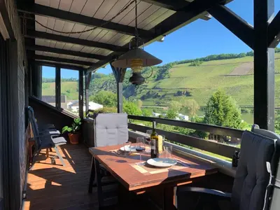 Ein allgemeiner Bergblick oder ein Berglick von der Ferienwohnung aus