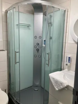Ein Badezimmer in der Unterkunft Hotel-Fritz