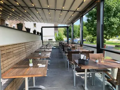Ein Restaurant oder anderes Speiselokal in der Unterkunft Hotel-Fritz