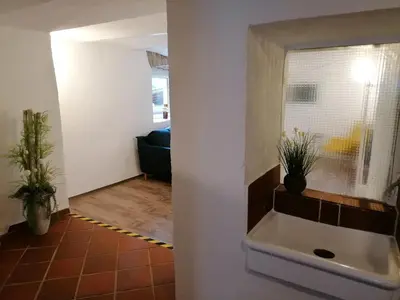 Ein Badezimmer in der Unterkunft Creek Inn, Contactless Check-in
