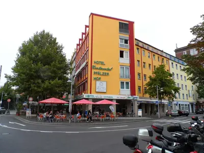 Das Gebäude in dem sich das Hotel befindet