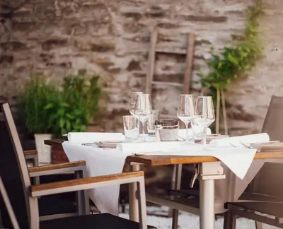Ein Restaurant oder anderes Speiselokal in der Unterkunft Landhaus Halferschenke