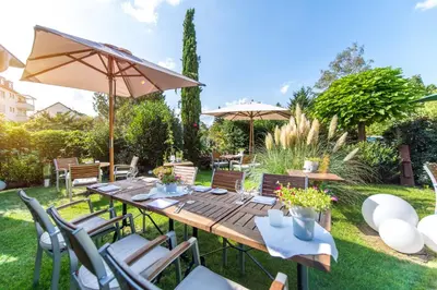 Ein Garten an der Unterkunft Hotel Stein - Schiller's Manufaktur