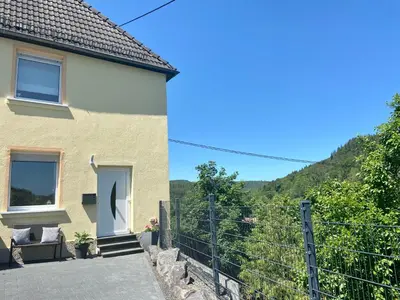 Ein allgemeiner Bergblick oder ein Berglick von der Ferienwohnung aus