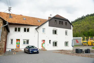 Das Gebäude in dem sich die Ferienwohnung befindet