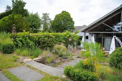 Ein Garten an der Unterkunft Gasthaus Herrig