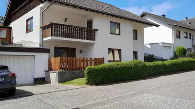Das Gebäude in dem sich die Ferienwohnung befindet