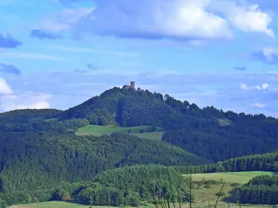 Ein allgemeiner Bergblick oder ein Berglick von der Pension aus