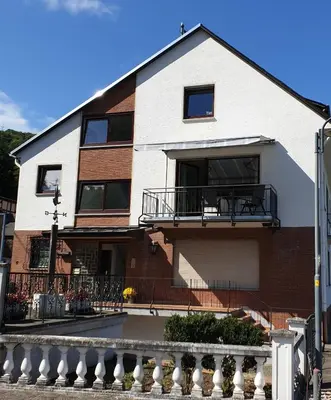 Das Gebäude in dem sich die Ferienwohnung befindet