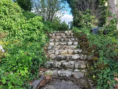 Ein Garten an der Unterkunft FeWo zum Römerturm