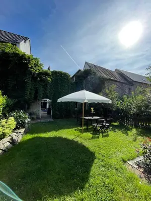 Ein Garten an der Unterkunft Ferienwohnung im Zentrum von Winningen
