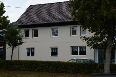 Das Gebäude in dem sich die Ferienwohnung befindet
