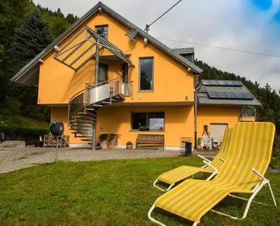 Das Gebäude in dem sich die Ferienwohnung befindet
