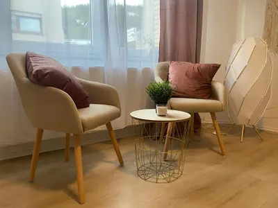 Ein Sitzbereich in der Unterkunft Romantic Bohemian Apartment Adenau, Center, Nahe Nürburgring