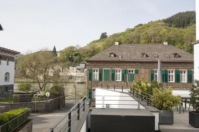 Ein allgemeiner Bergblick oder ein Berglick von der Ferienwohnung aus