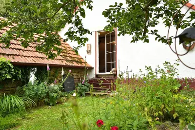 Ein Garten an der Unterkunft Ferienwohnung Axcher Hof