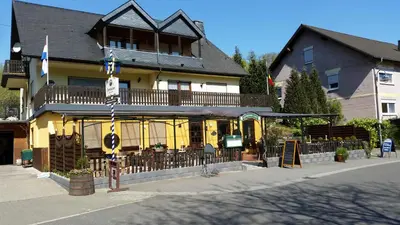 Das Gebäude in dem sich die Pension befindet