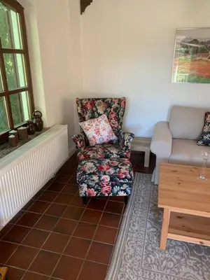 Ein Sitzbereich in der Unterkunft Waldhaus Sommerau