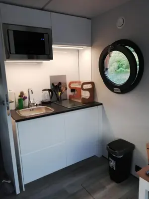 Küche/Küchenzeile in der Unterkunft Hausboot auf der Mosel