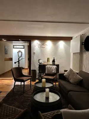 Ein Sitzbereich in der Unterkunft Hotel Klasen