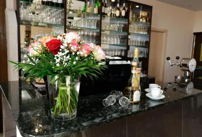 Getränke in der Unterkunft Hotel zwei&vierzig