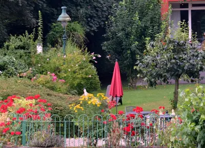Ein Garten an der Unterkunft Hotel Zur Mühle