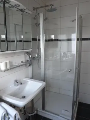 Ein Badezimmer in der Unterkunft B&B Pension Winzerhaus Zell-Mosel