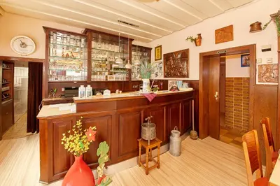 Lounge oder Bar in der Unterkunft Hotel zum dicken Baum