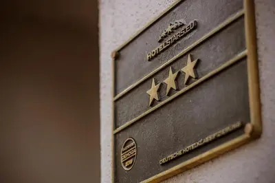 Ein Zertifikat, Auszeichnung, Logo oder anderes Dokument, das in der Unterkunft Hotel Ehranger Hof ausgestellt ist