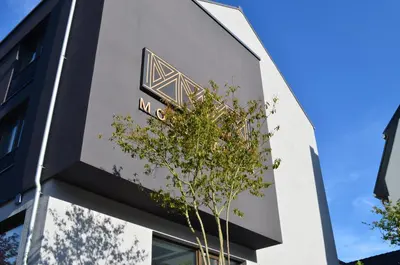 Das Gebäude in dem sich das Hotel befindet