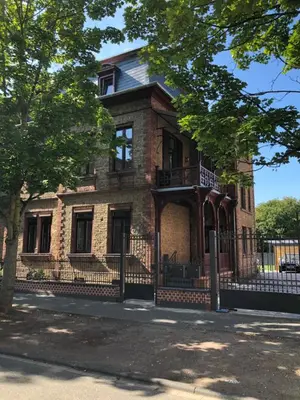 Das Gebäude in dem sich die Ferienwohnung befindet
