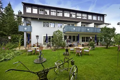 Ein Garten an der Unterkunft Kucher's Landhotel