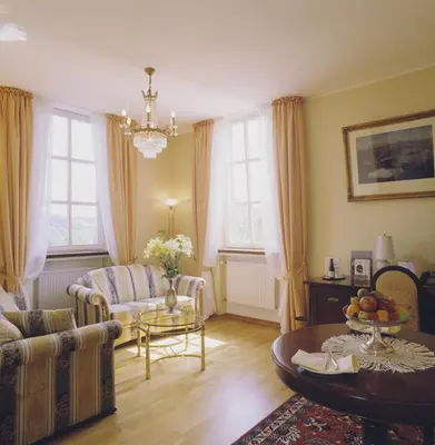 Ein Sitzbereich in der Unterkunft Schloßhotel Kurfürstliches Amtshaus Dauner Burg