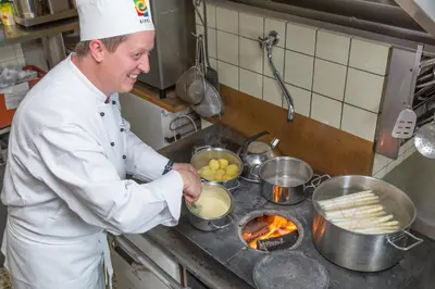 Essen im Hotel oder in der Nähe