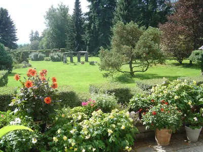 Ein Garten an der Unterkunft Hotel Wilhelmshöhe Auderath