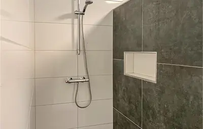 Ein Badezimmer in der Unterkunft Stunning Home In Nimsreuland With Wifi