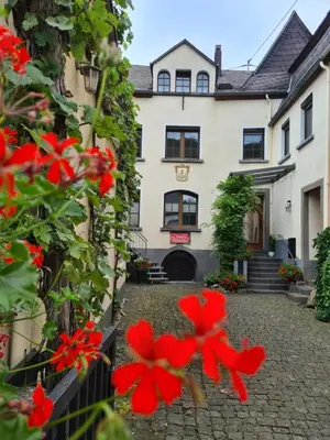 Ein Garten an der Unterkunft Ferienhaus Winzerauszeit